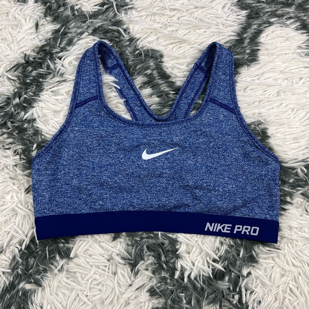 Nike Women's Blue Scoop Neck Active Sports Bra No Padding Inculded Size M